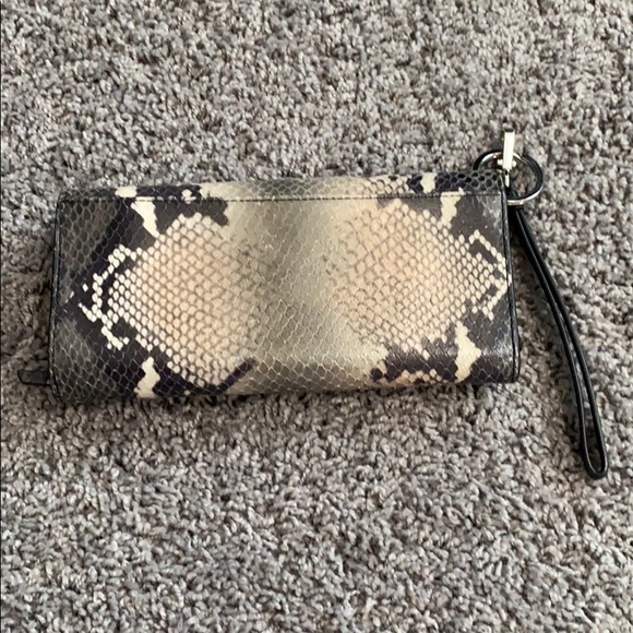 Henri Bendel wallet - Picture 4 of 5